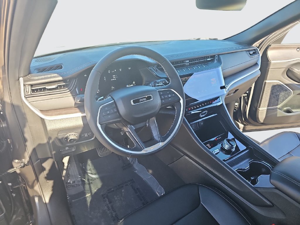 Used 2026 Jeep Grand Cherokee Limited AWD/4WD image 16