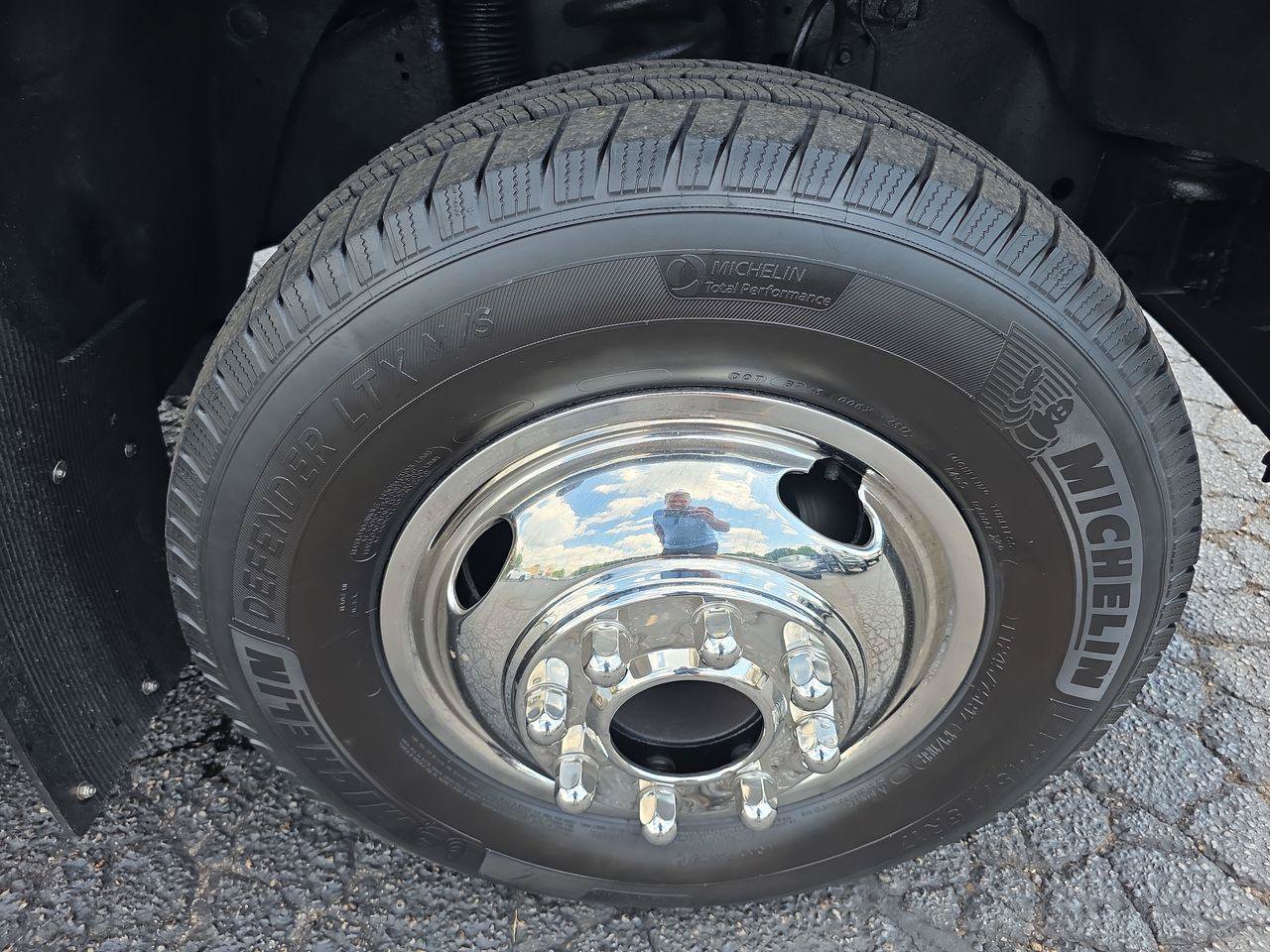 Used 2013 Ford F350 Lariat w/ Lariat Interior Pkg AWD/4WD image 16