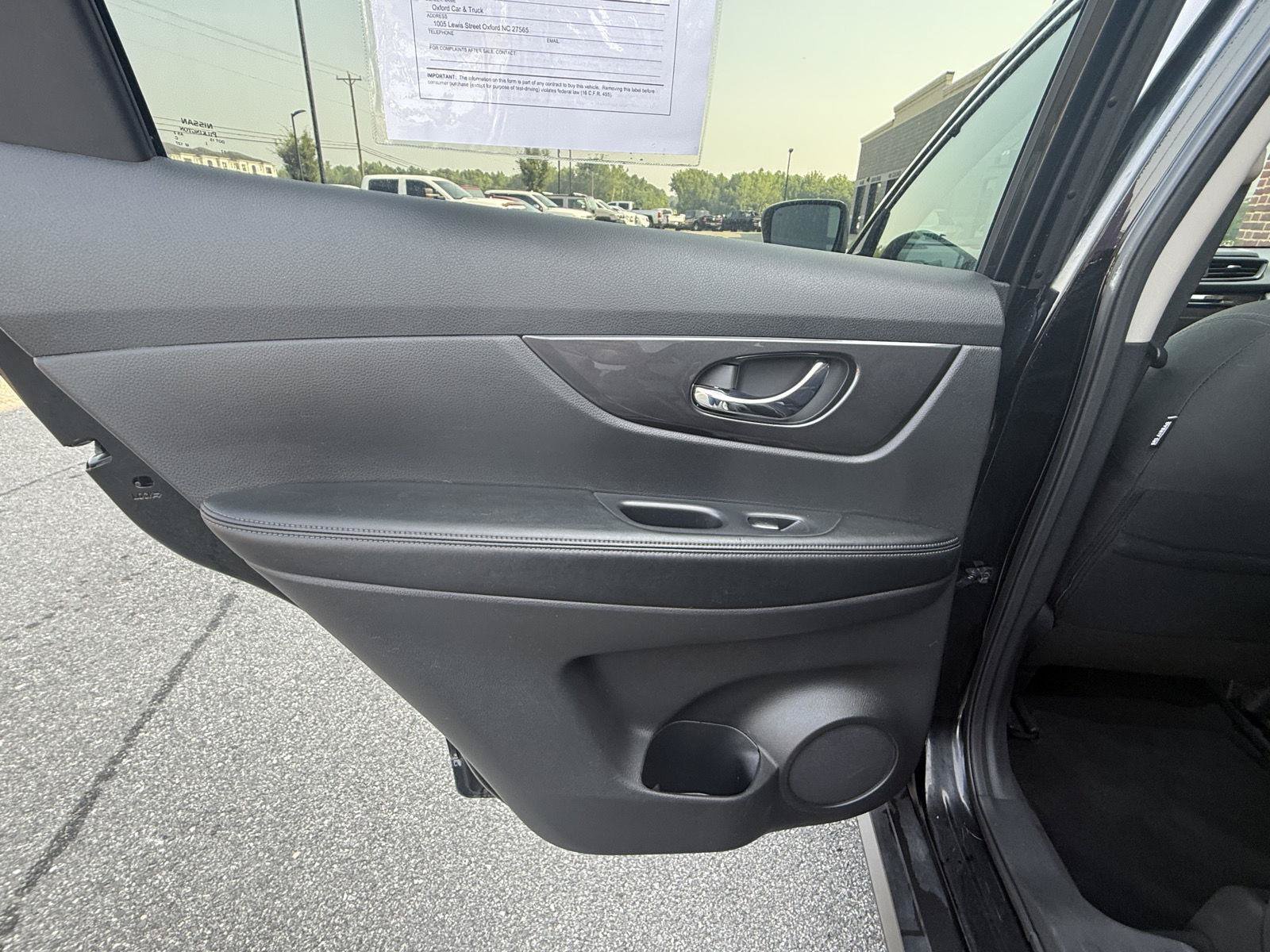 Used 2020 Nissan Rogue S w/ Special Edition Package FWD image 13