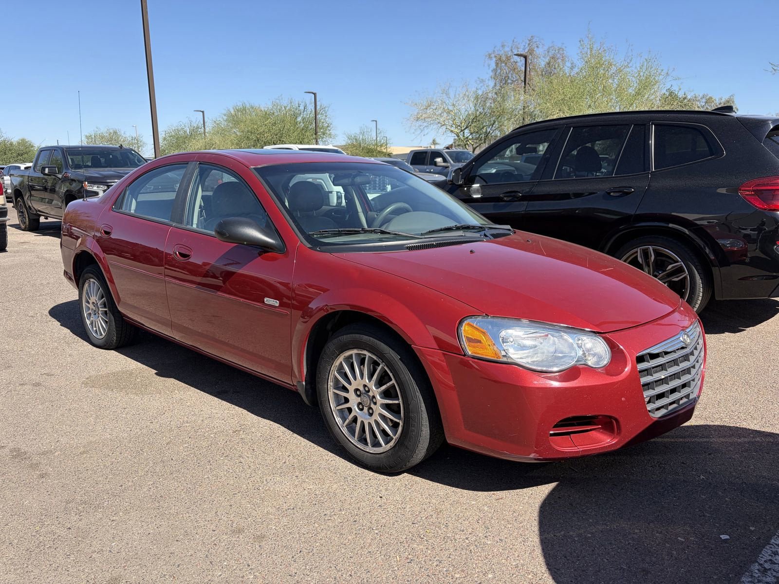 Used 2005 Chrysler Sebring Sedan FWD image 3