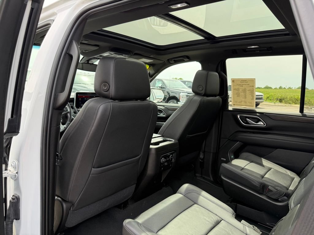 Used 2021 Chevrolet Tahoe Z71 w/ Z71 Off-Road Package AWD/4WD image 12