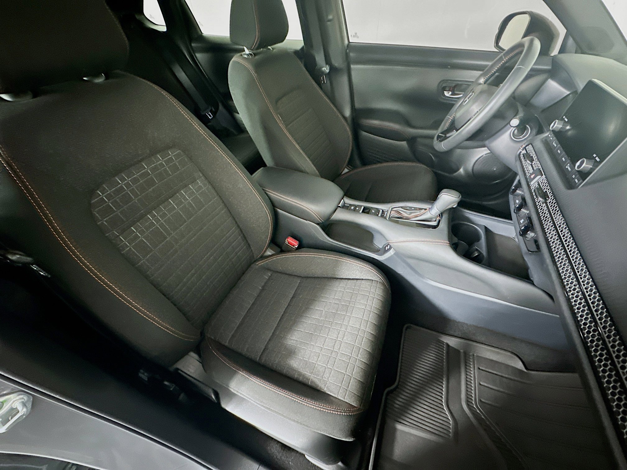 Used 2025 Honda HR-V Sport image 29