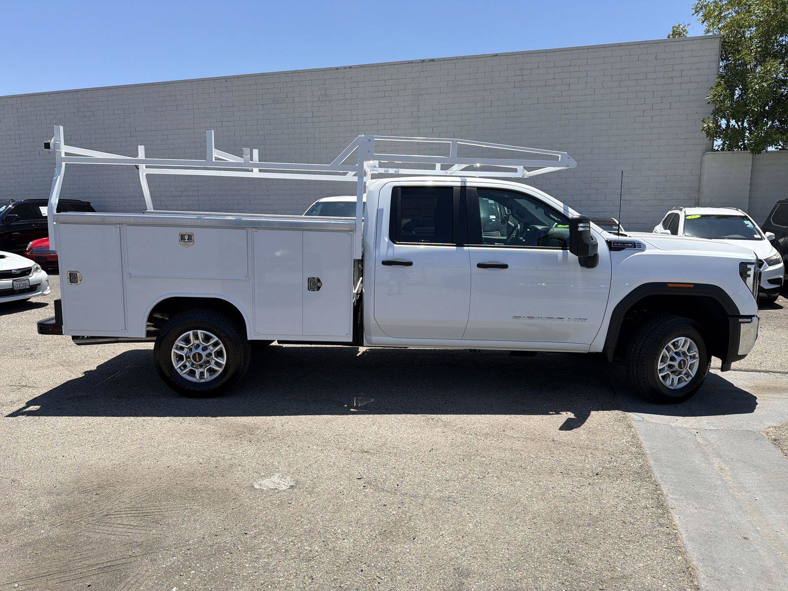 New 2026 GMC Sierra 2500 Pro w/ Convenience Package AWD/4WD image 4