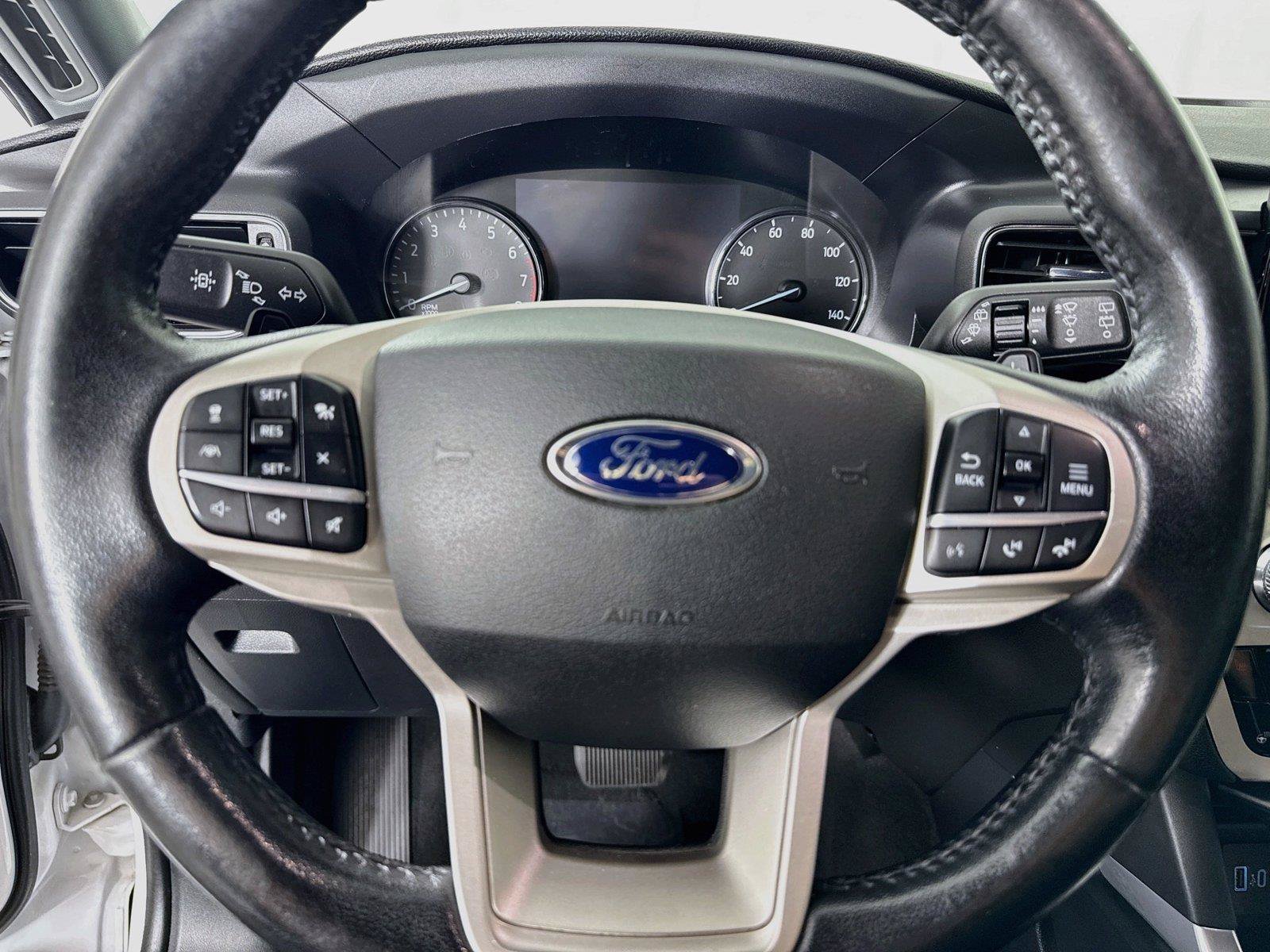 Used 2021 Ford Explorer XLT w/ Equipment Group 202A AWD/4WD image 17