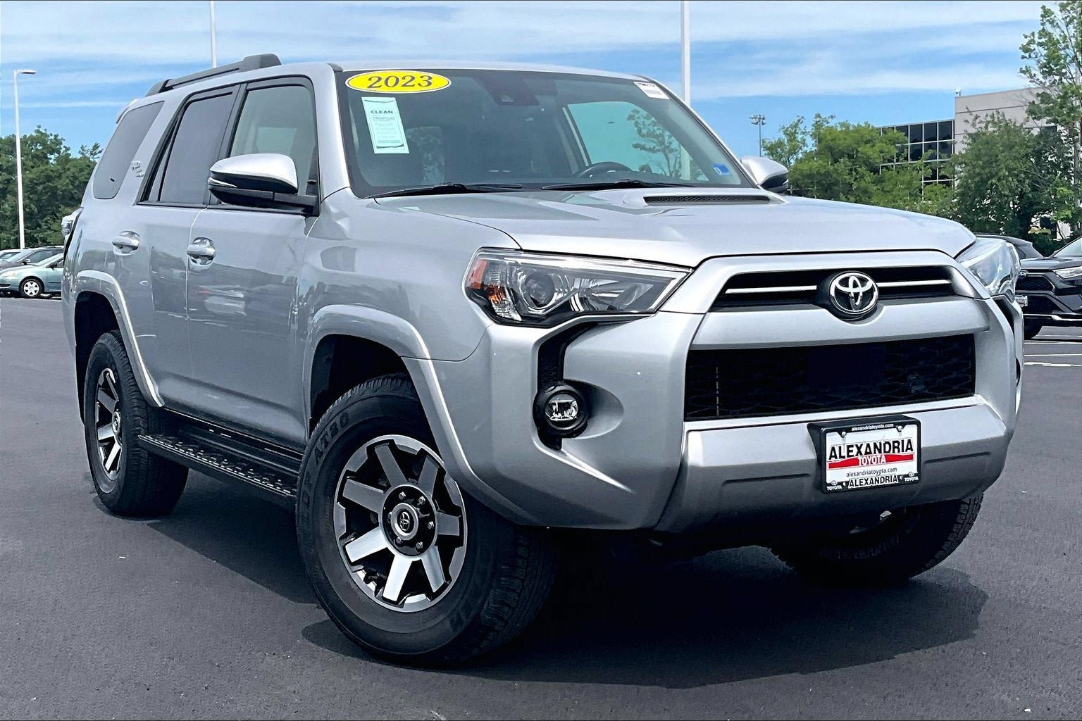 Used 2023 Toyota 4Runner TRD Off-Road Premium AWD/4WD image 2