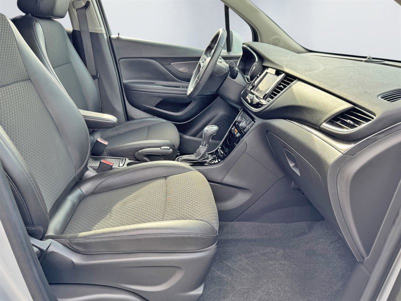 Used 2022 Buick Encore Preferred AWD/4WD image 23