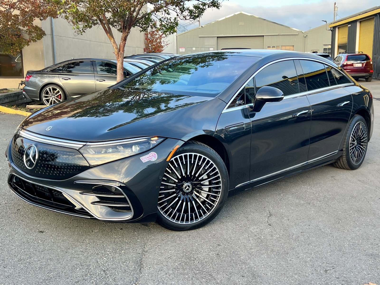 Used 2022 Mercedes-Benz EQS 580 4MATIC Sedan image 2