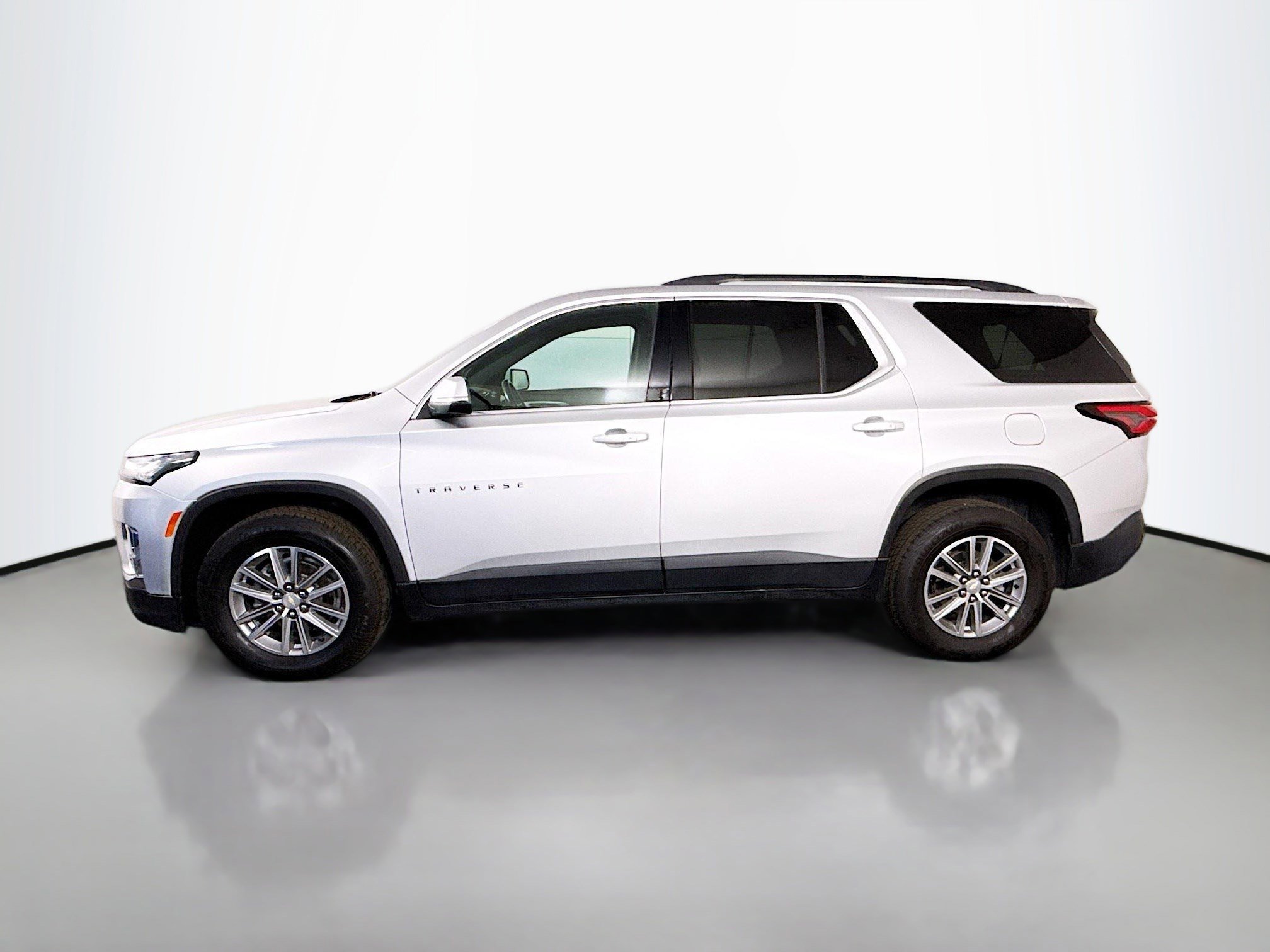 Used 2022 Chevrolet Traverse LT image 6