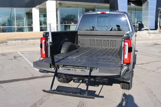 Used 2025 Ford F250 Platinum image 11