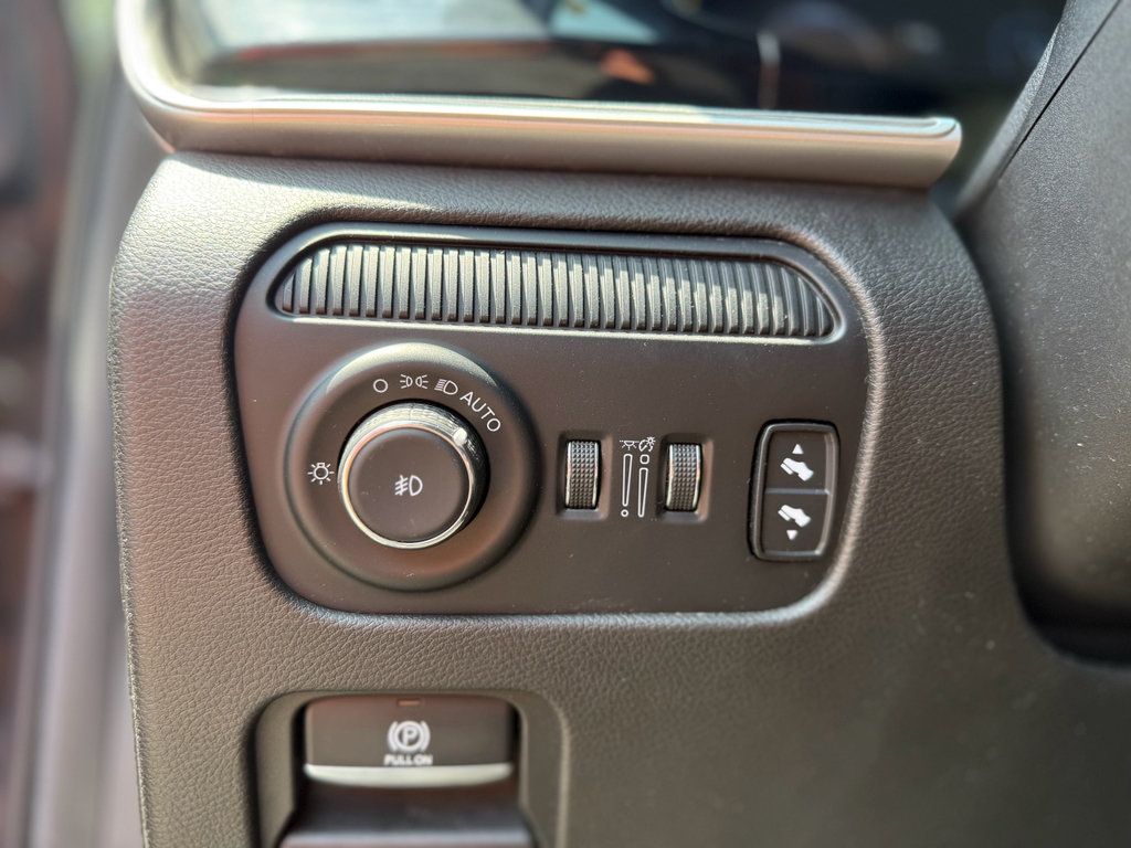 Used 2022 Jeep Wagoneer Series III w/ Flexible Seating Group RWD image 40