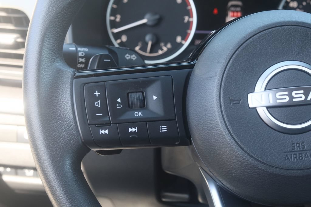 Used 2023 Nissan Rogue SV AWD/4WD image 8