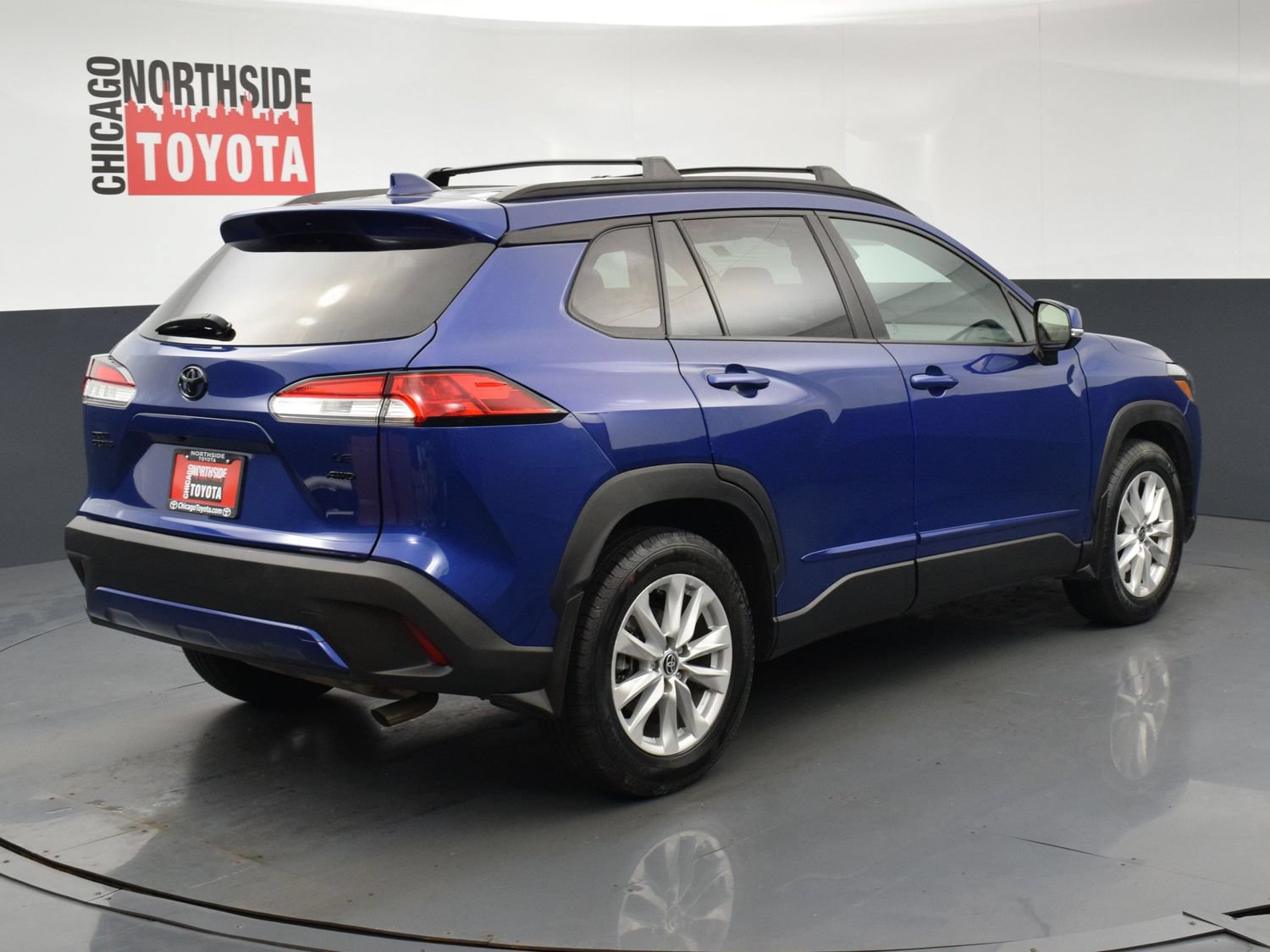 Used 2022 Toyota Corolla Cross LE w/ Moonroof Package AWD/4WD image 4