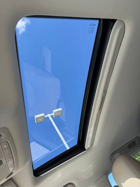 Used 2022 Nissan Armada SL w/ Captain's Chairs Package AWD/4WD image 31