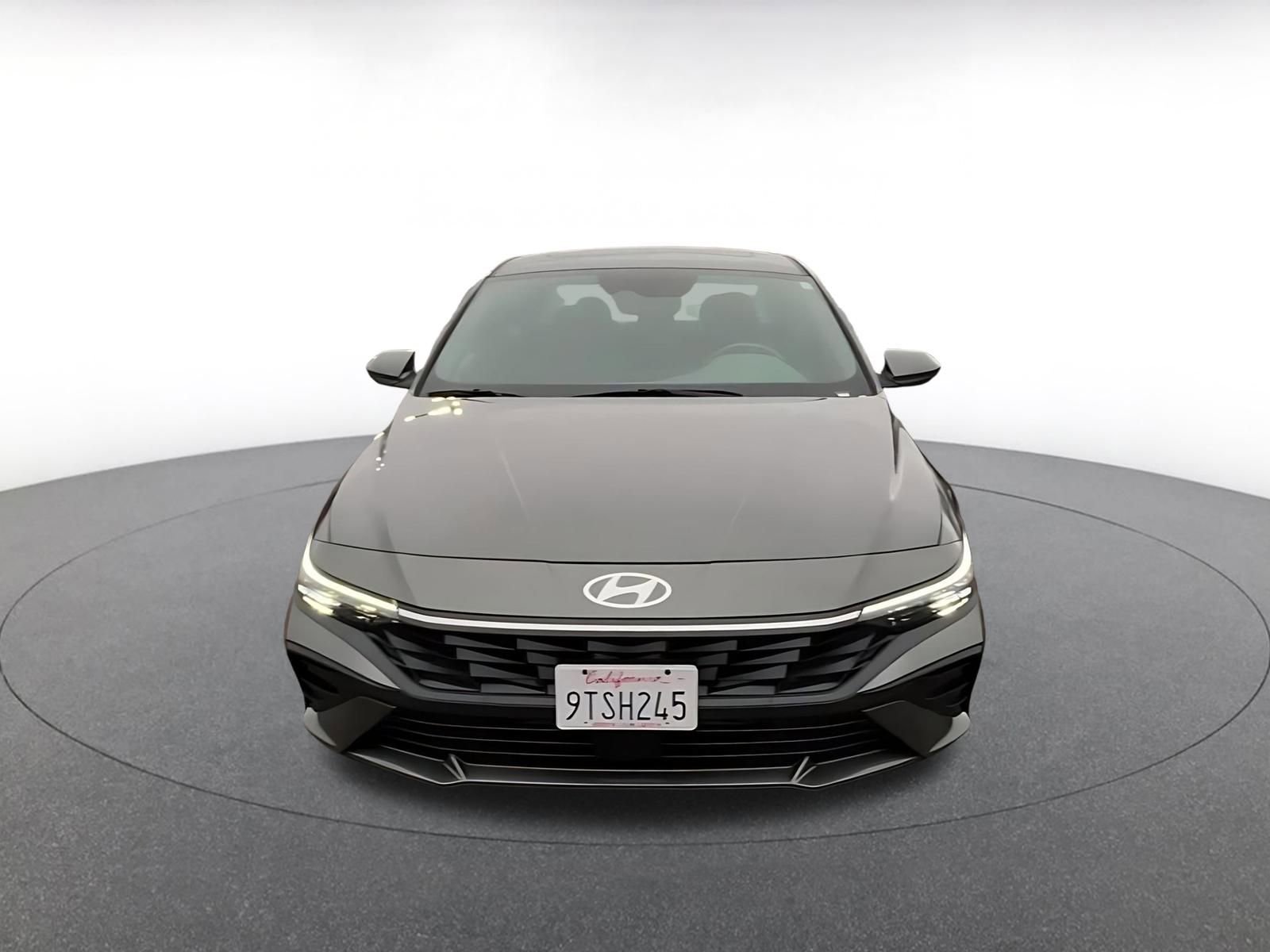 Used 2025 Hyundai Elantra SEL image 4