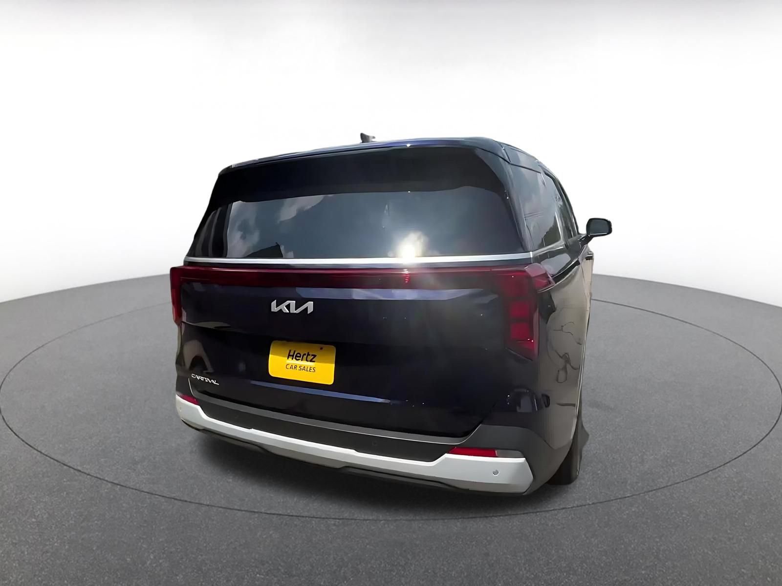 Used 2026 Kia Carnival FWD image 13