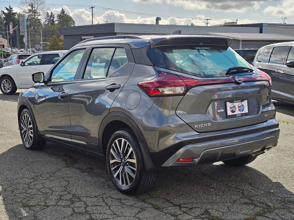 Used 2022 Nissan Kicks SR FWD image 5