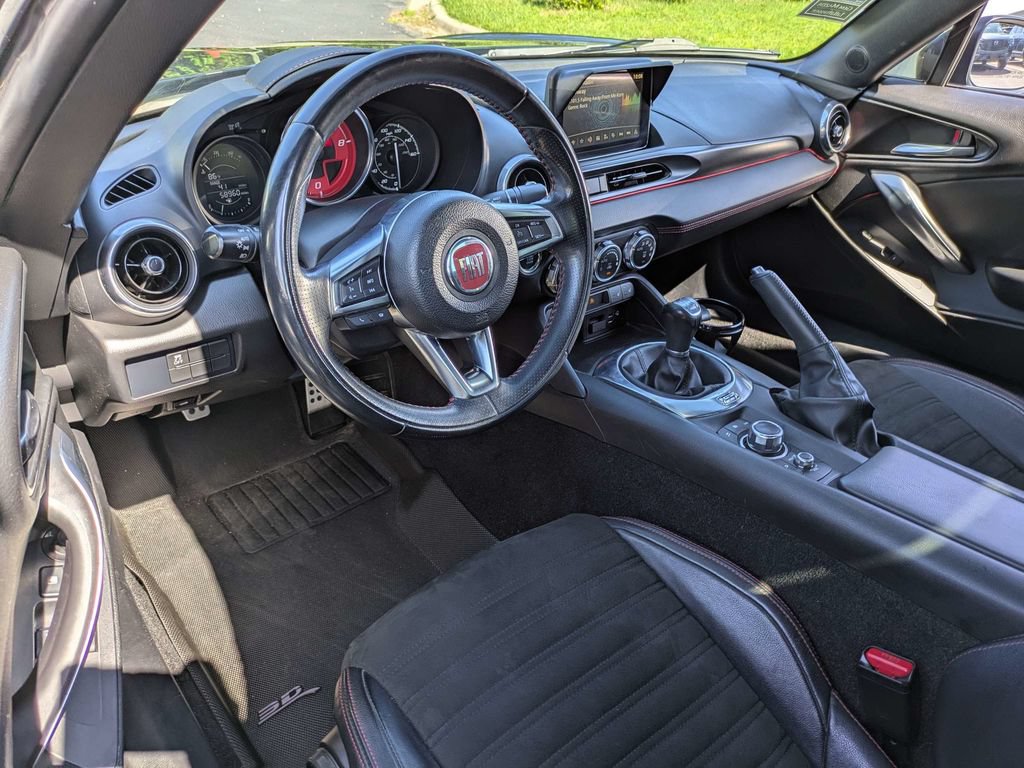 Used 2017 FIAT 124 Spider Abarth RWD image 22