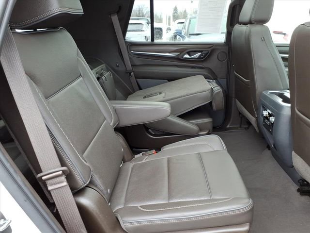 Used 2021 GMC Yukon Denali w/ Denali Premium Package image 24