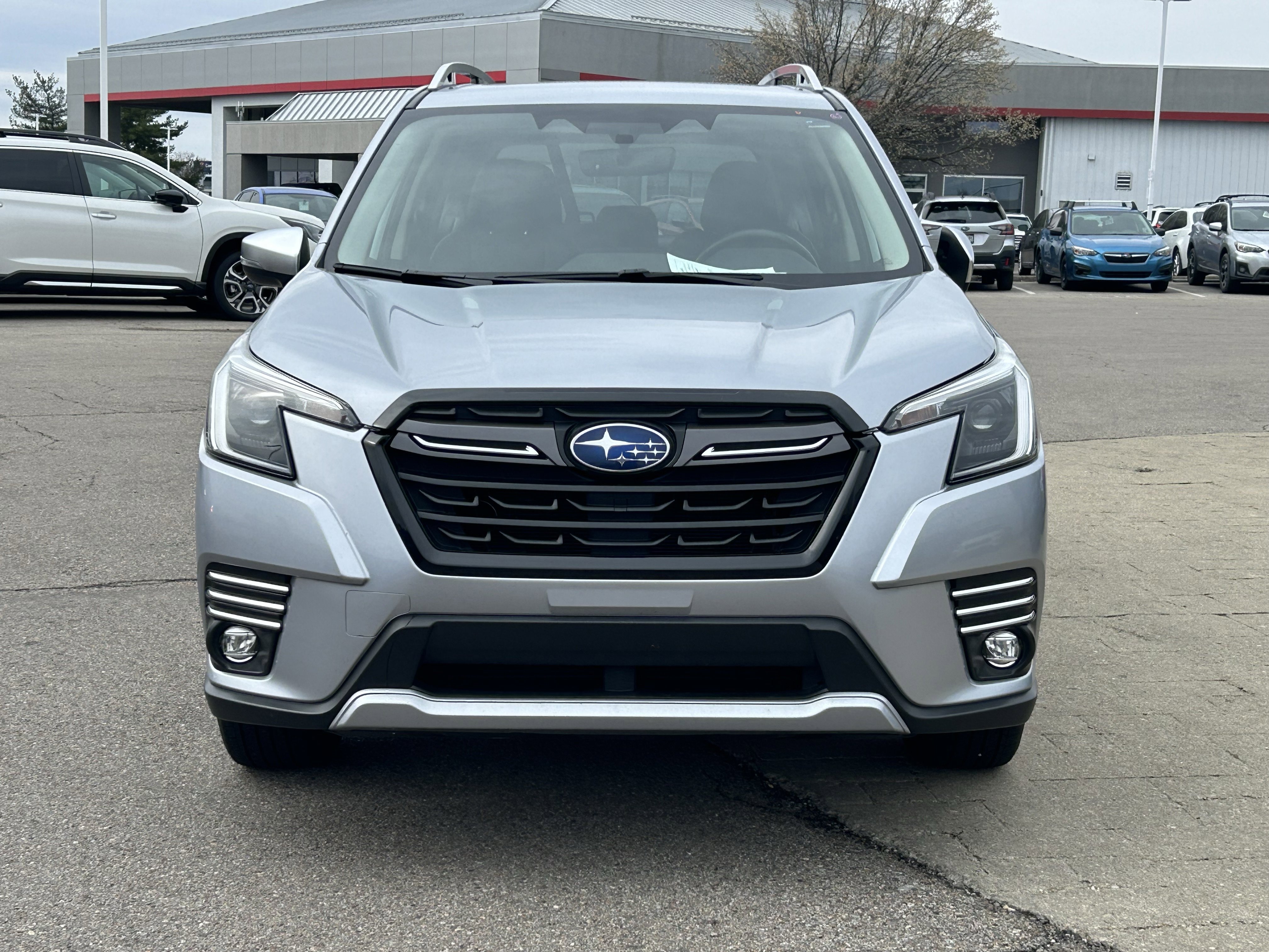 Used 2023 Subaru Forester Touring image 2