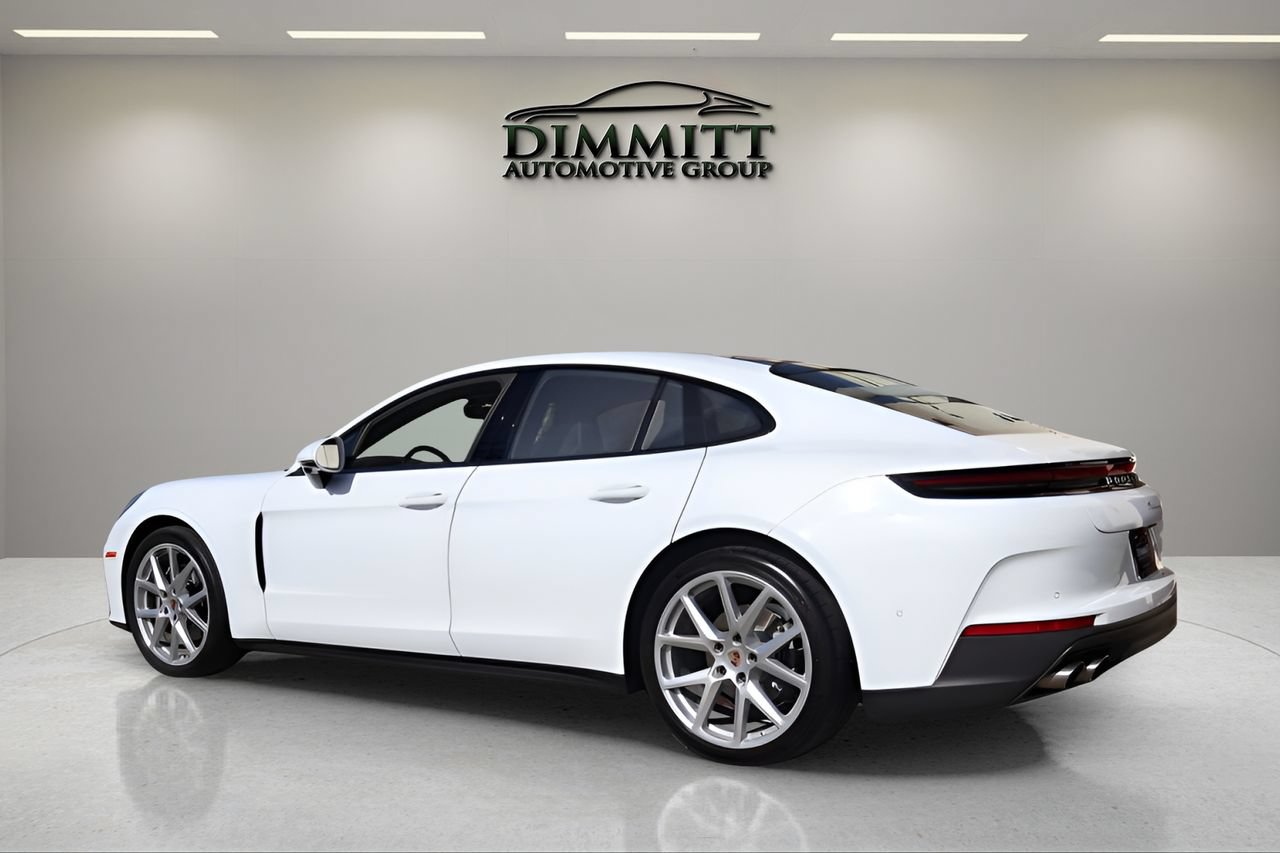 Used 2024 Porsche Panamera RWD image 3