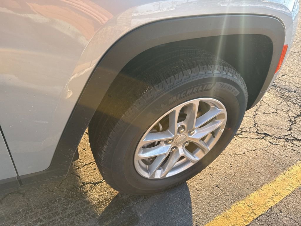 New 2025 Jeep Grand Cherokee L Laredo image 18