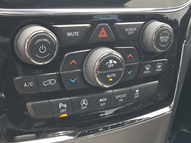 Used 2019 Jeep Grand Cherokee Laredo AWD/4WD image 17