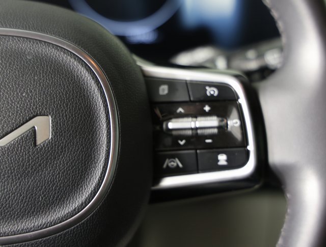 Certified 2024 Kia Carnival SX image 15