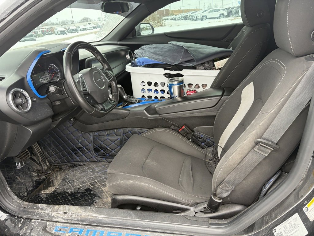 Used 2018 Chevrolet Camaro LT image 5