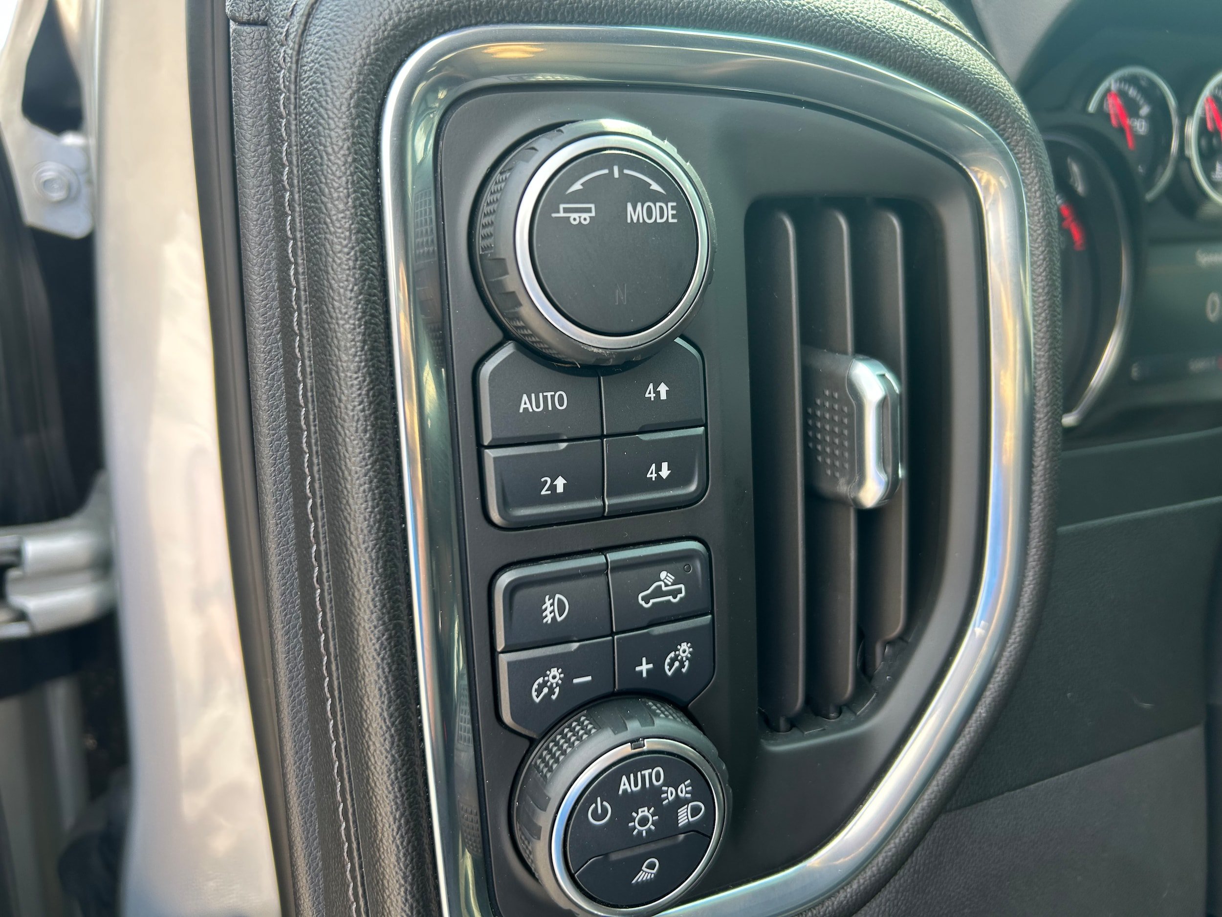 Used 2021 Chevrolet Silverado 1500 LT Trail Boss w/ Convenience Package II AWD/4WD image 21