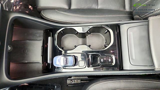 Used 2024 Volvo XC40 B5 Plus w/ Protection Package Premier AWD/4WD image 68