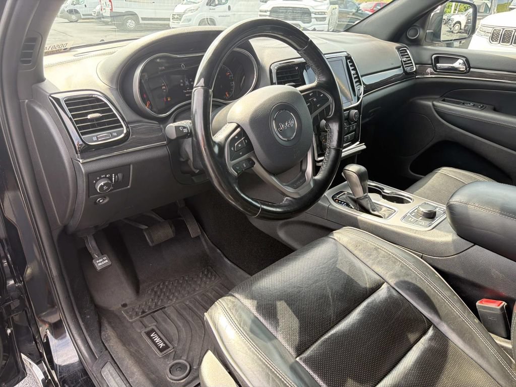Used 2020 Jeep Grand Cherokee Overland AWD/4WD image 24