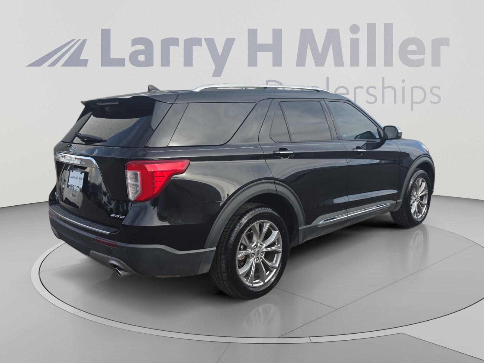 Used 2022 Ford Explorer Limited AWD/4WD image 5