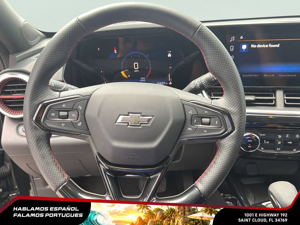 Used 2025 Chevrolet Trax RS w/ Sunroof Package FWD image 18