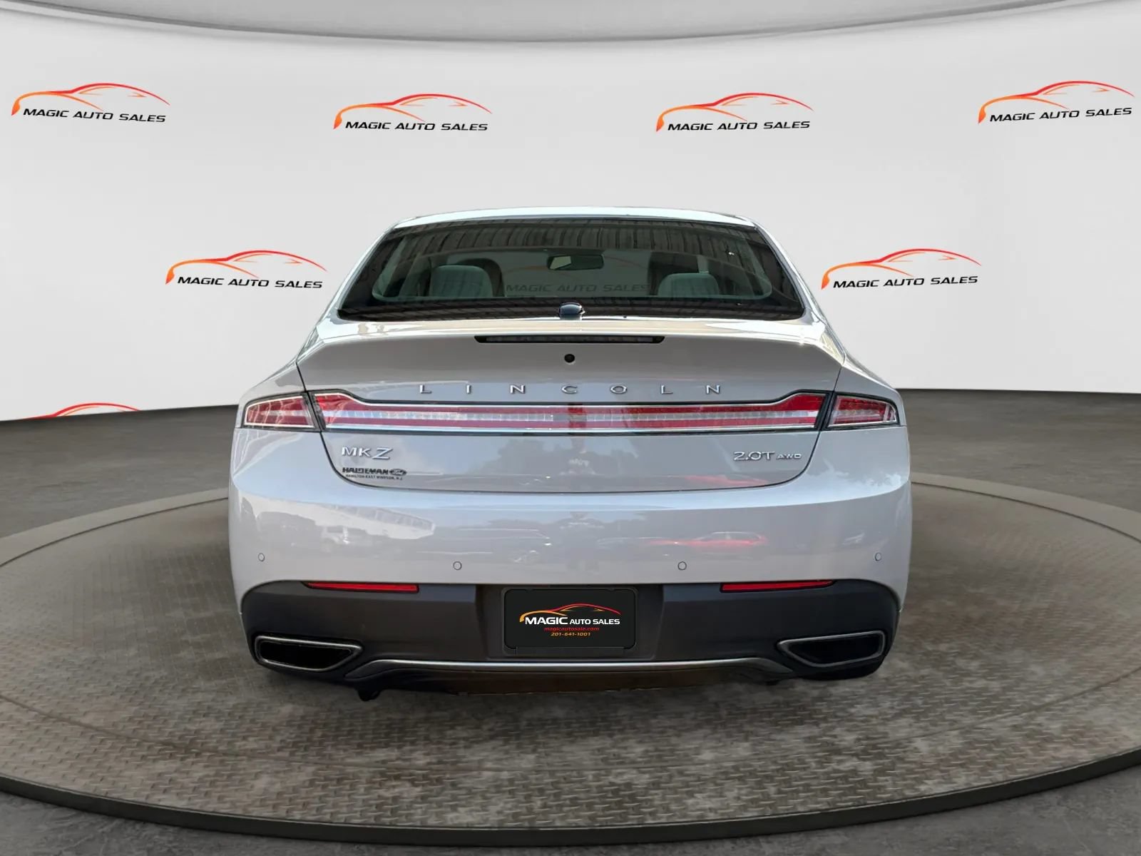 Used 2020 Lincoln MKZ Reserve w/ Elements Package AWD/4WD image 9