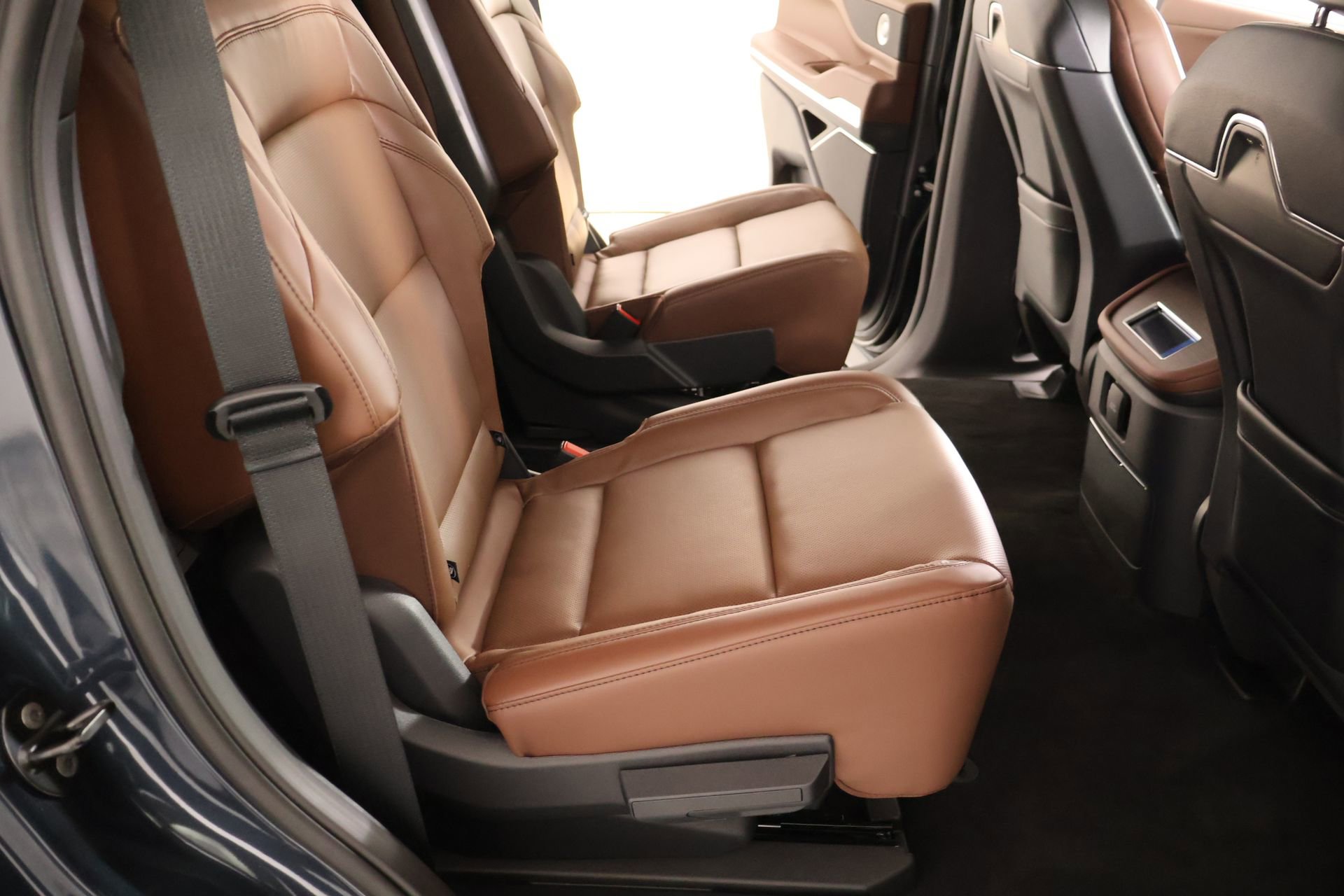New 2026 Lincoln Navigator Reserve AWD/4WD image 16