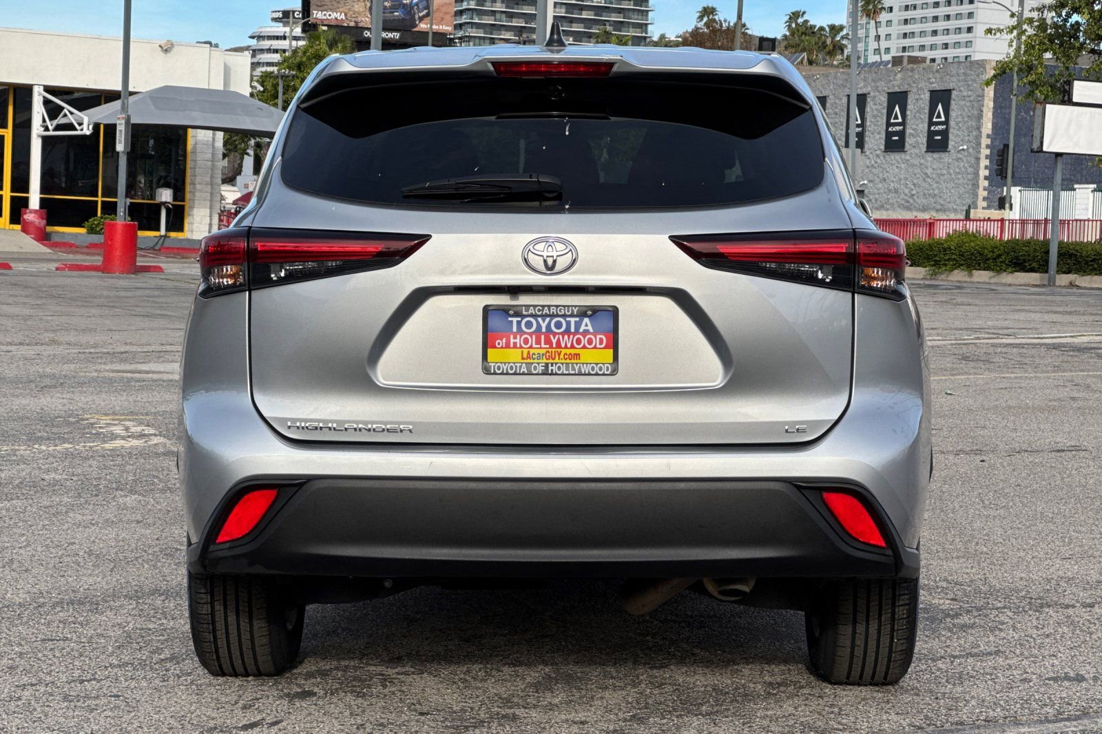 Certified 2025 Toyota Highlander LE FWD image 5