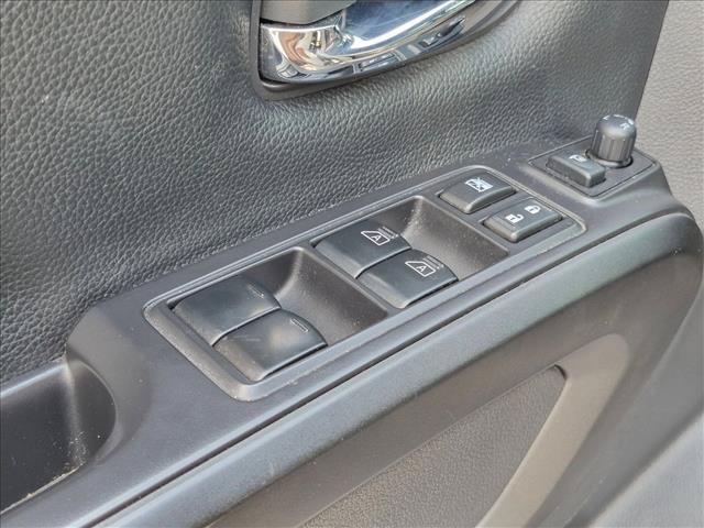Used 2021 Nissan Titan PRO-4X w/ Pro-4x Convenience Package AWD/4WD image 11