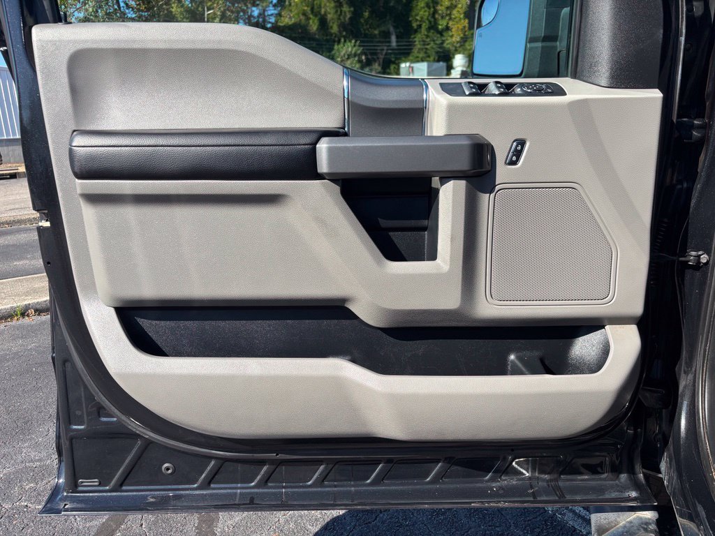 Used 2015 Ford F150 XLT w/ Equipment Group 302A Luxury AWD/4WD image 20