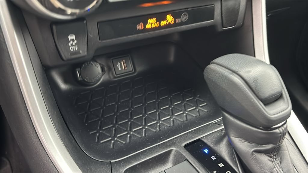 Used 2025 Toyota RAV4 LE AWD/4WD image 20