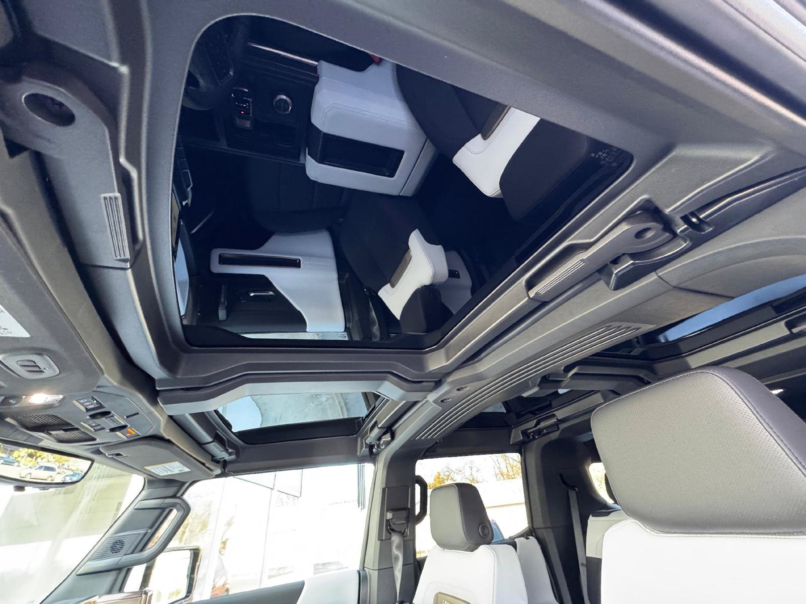 New 2025 GMC Hummer EV 2X AWD/4WD image 28