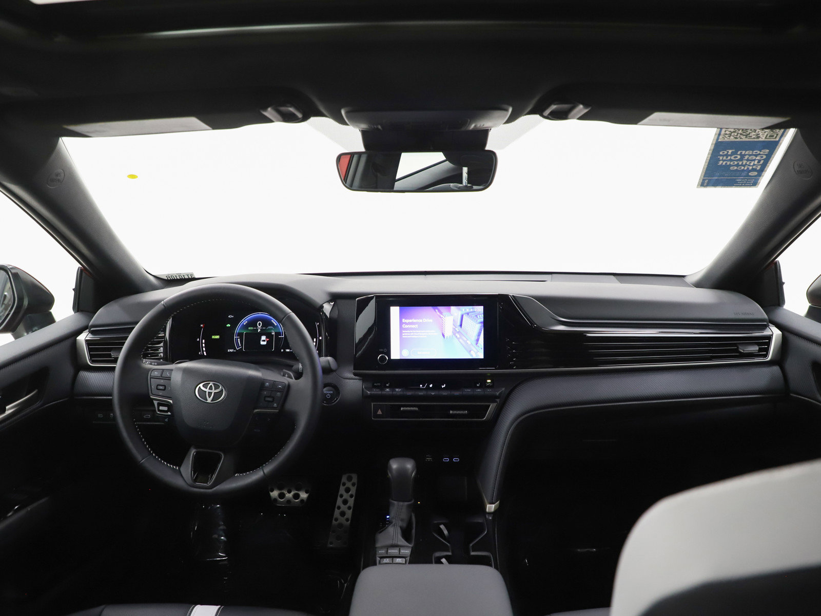 Used 2025 Toyota Camry SE w/ Convenience Package FWD image 13