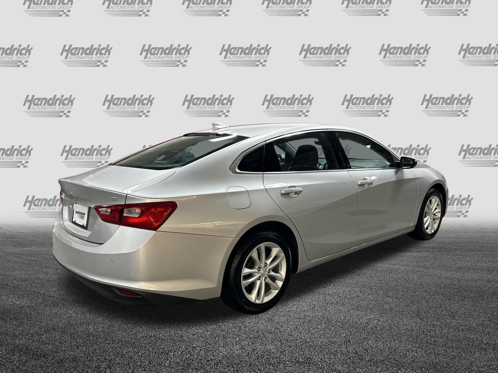 Used 2017 Chevrolet Malibu LT w/ Leather Package FWD image 11