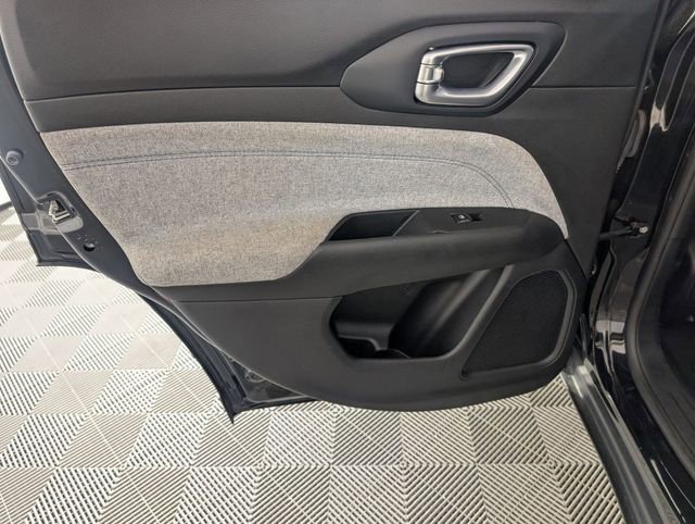 Used 2023 Jeep Compass Sport image 26