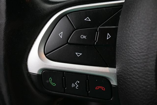 Used 2020 Jeep Compass Latitude AWD/4WD image 17
