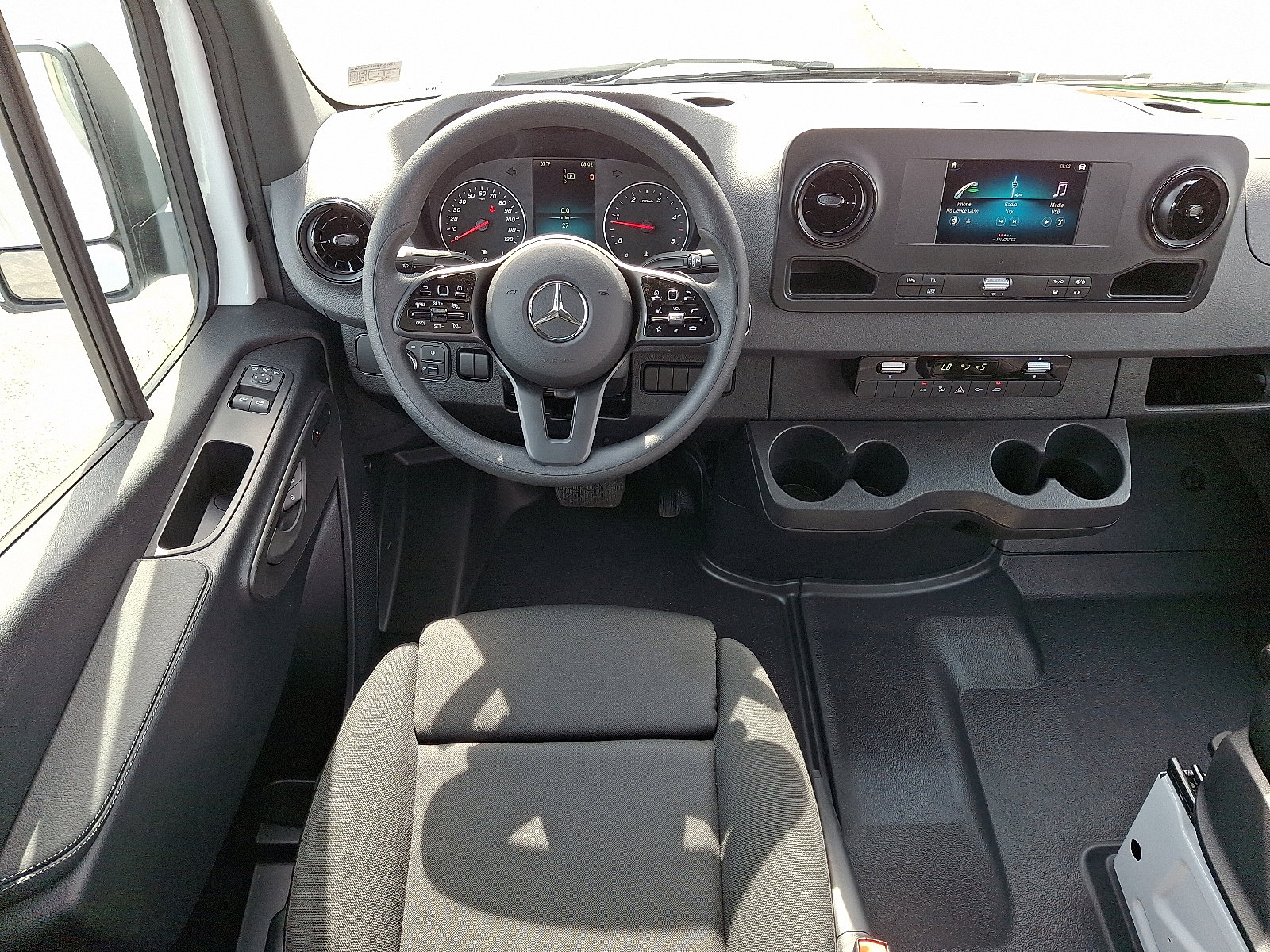 Used 2024 Mercedes-Benz Sprinter 2500 image 12
