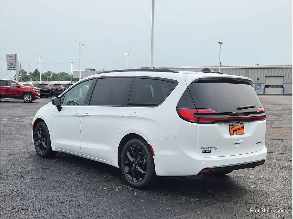 New 2027 Chrysler Pacifica Limited FWD image 11