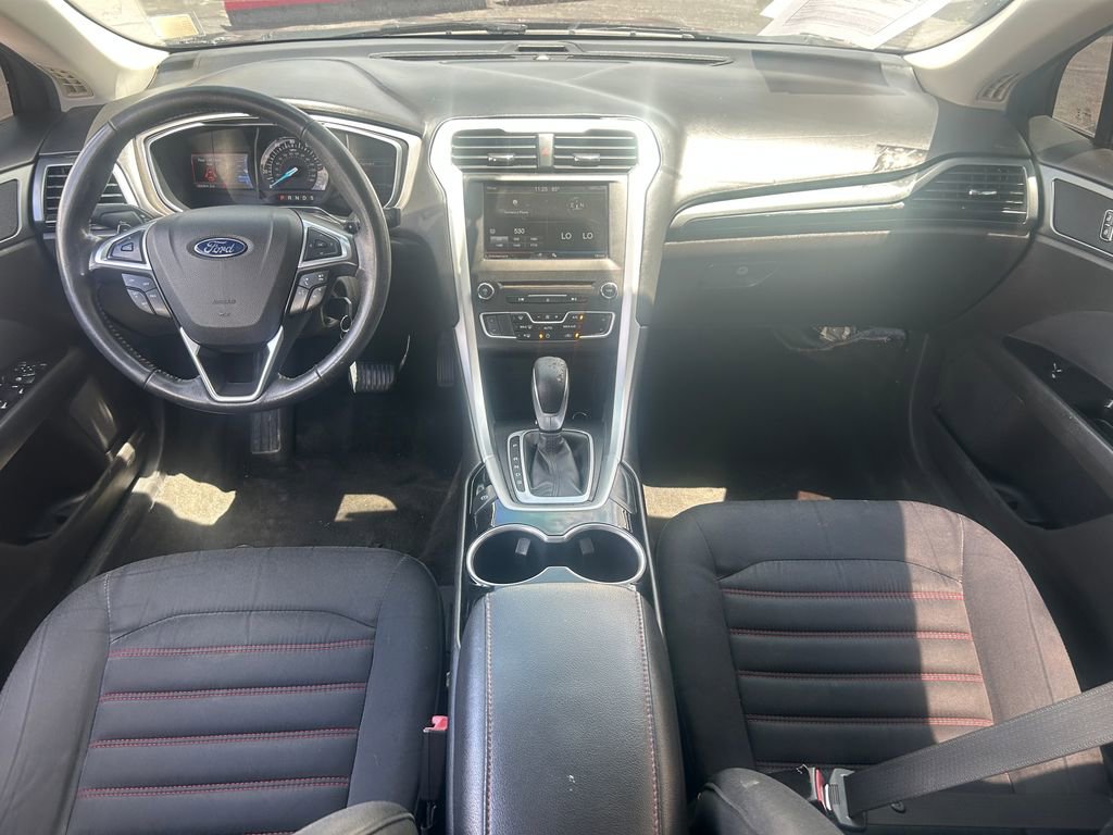 Used 2016 Ford Fusion SE FWD image 28