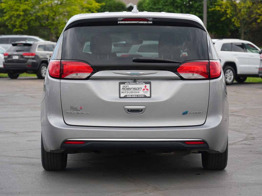 Used 2017 Chrysler Pacifica Touring Plus FWD image 4