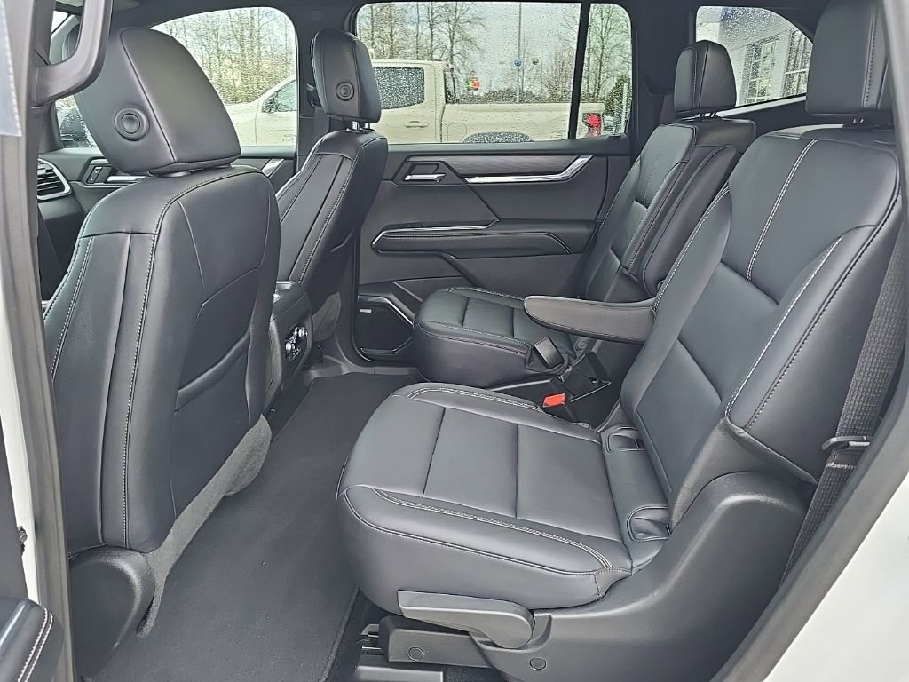 Used 2024 GMC Acadia Elevation image 27