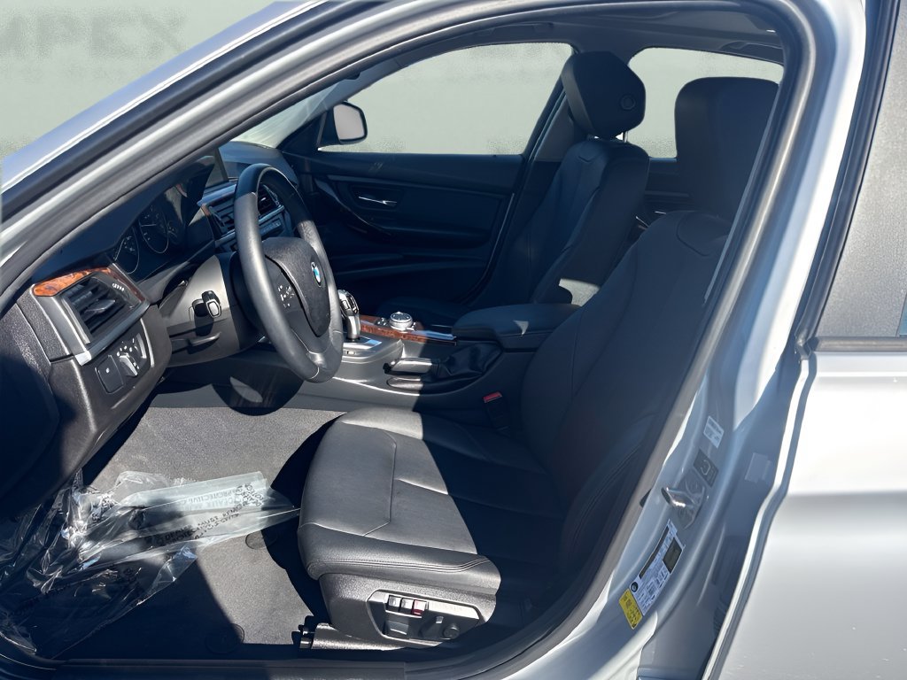 Used 2015 BMW 320i Sedan RWD image 10